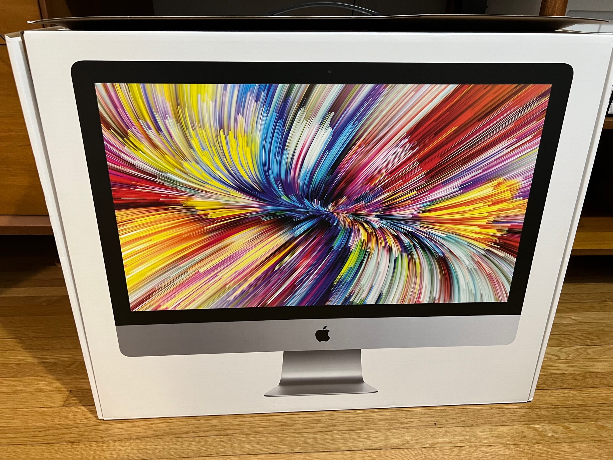 Apple iMac (Retina 5K, 27-inch,Early 2019) Intel i5,3.7GHz, 8GB RAM, 2TB Fusion Drive,MRR12LL/A