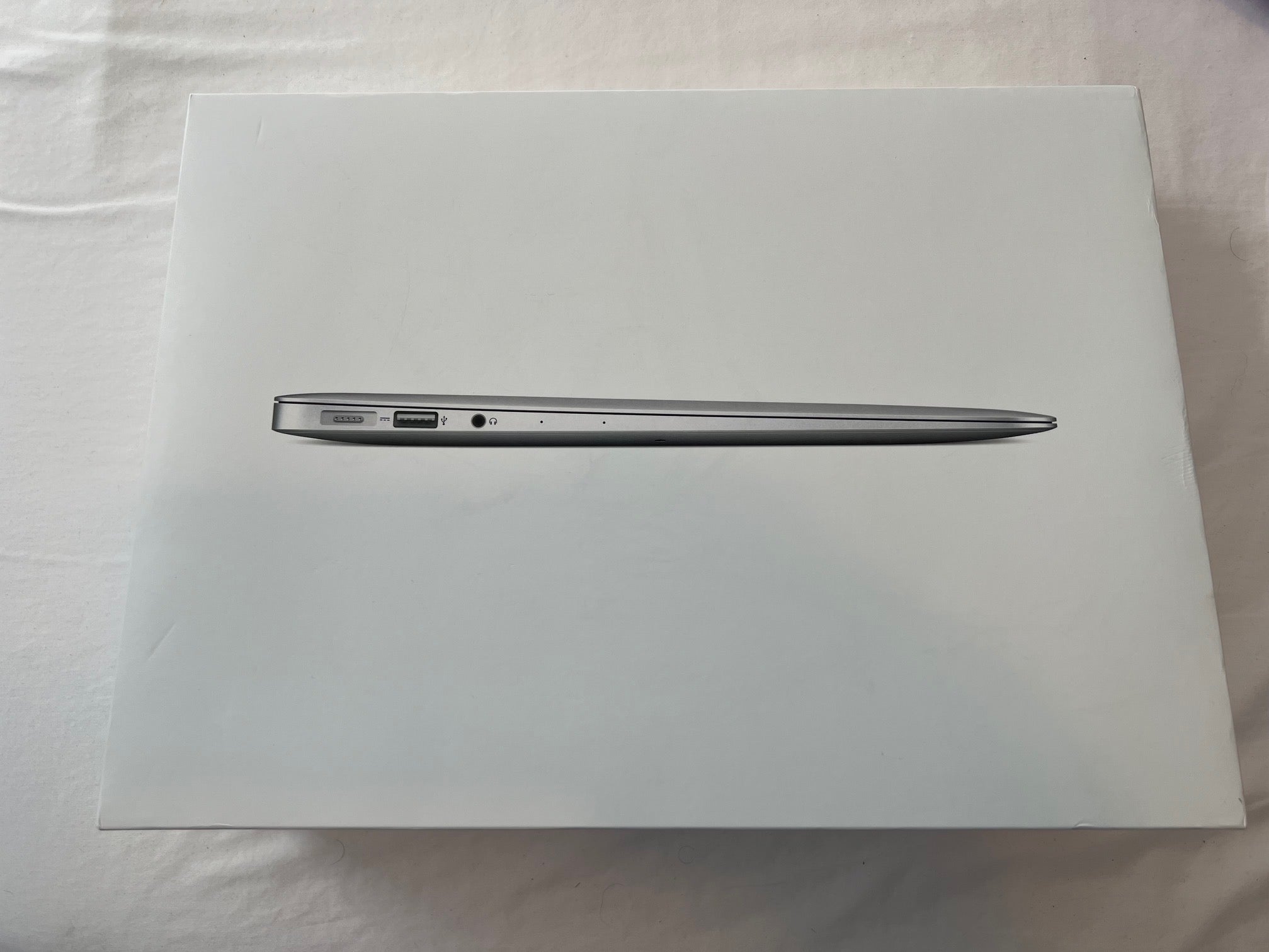 Apple 13" MacBook Air (Mid-2017),Intel Core i5 Dual Core Processor,1.8GHz, 8GB RAM, 256GB SSD, Mac OS, Silver, MQD42LL/A