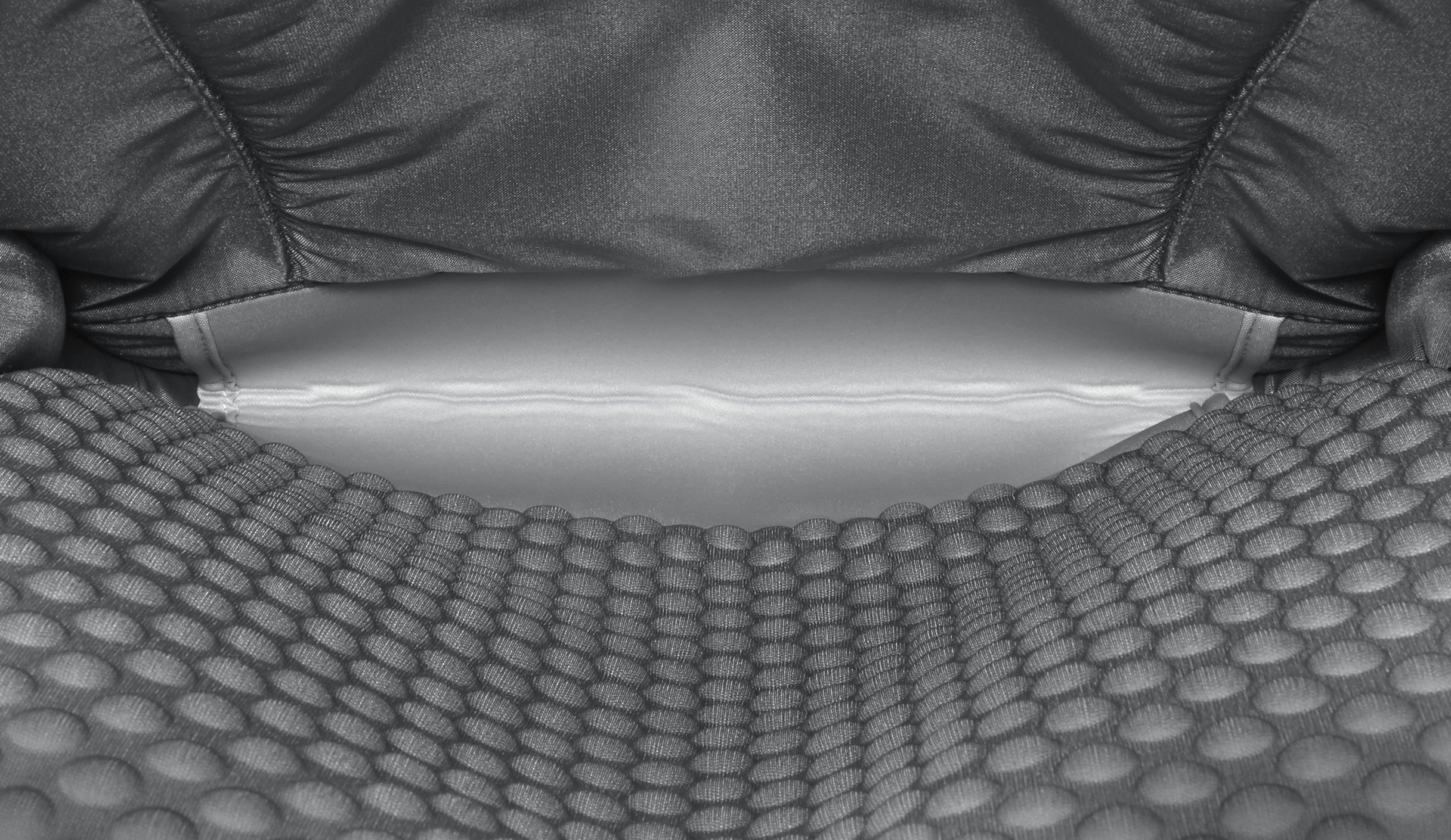 Lenovo Legion 17” Armored Backpack II, Ultra-tough EVA Front Shield - GX40V10007